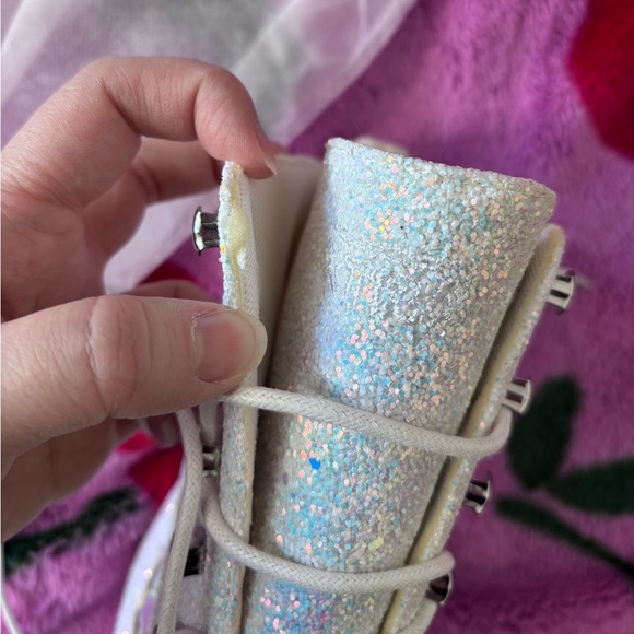 YRU Xtra- Mya White Star Glitter Platform Boots - Picture 6 of 15